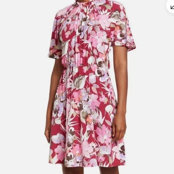 Maggie London knit pull on short sleeve floral dress size 0 NWT - Picture 1 of 15